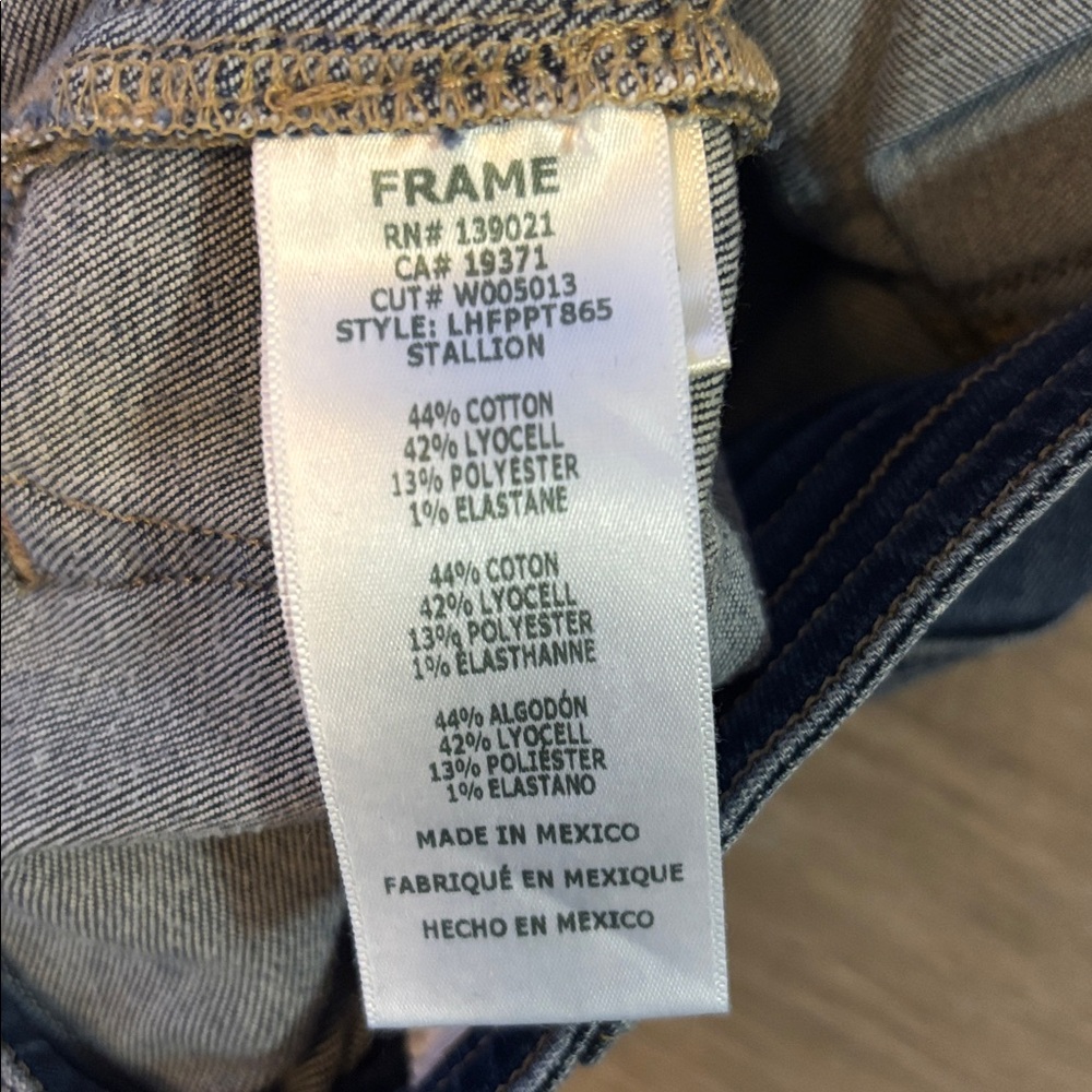 Frame Flares Jeans - Picture 5 of 6